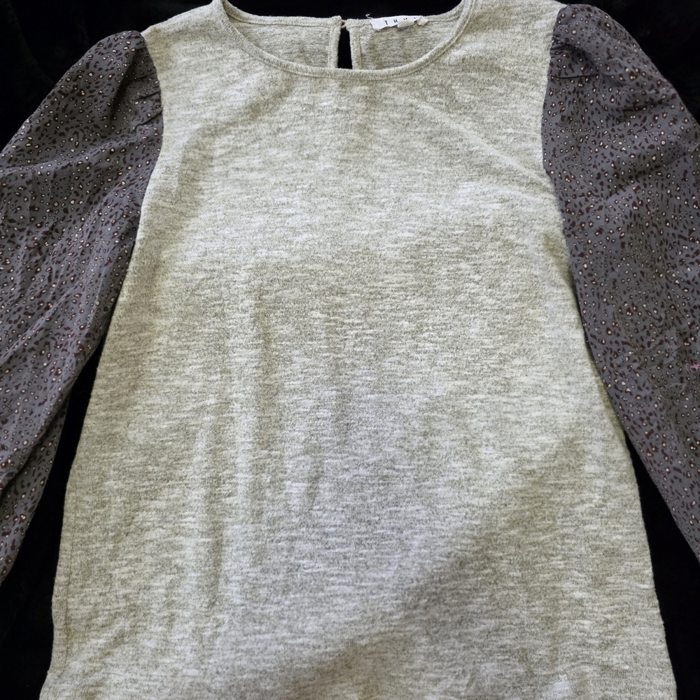 THML Gray Top with Patterned Sleeves - Picture 1 of 7